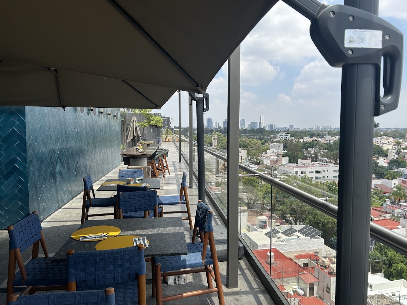 Querida Luna Restaurant
