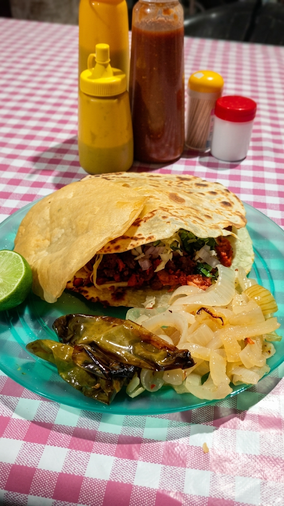 Tacos de Adobada Las Cerezitas