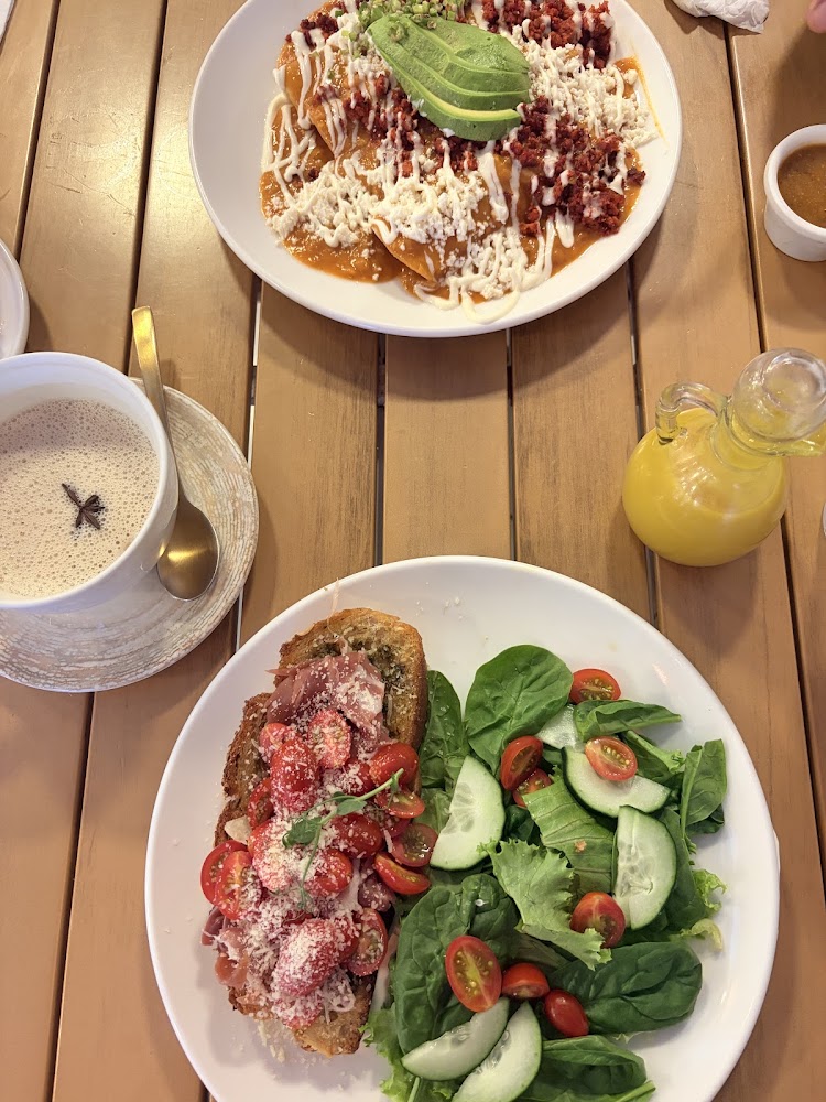 Azalea Coffee & Bakery