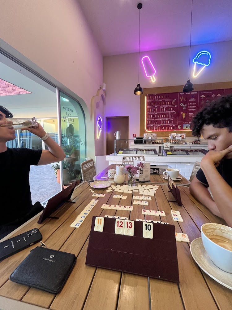 Azalea Coffee & Bakery