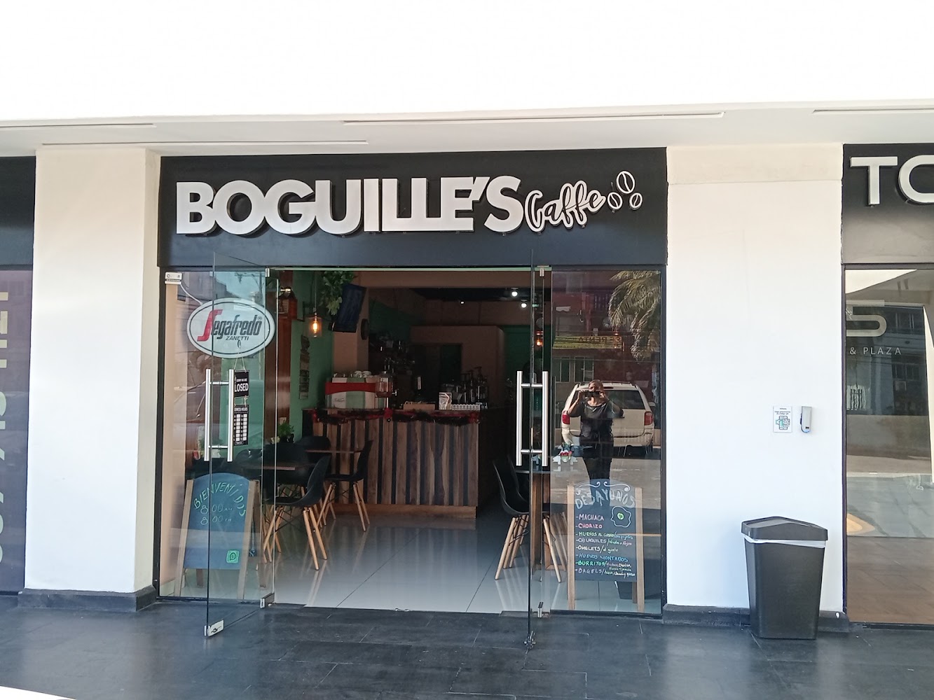 Boguilles Café