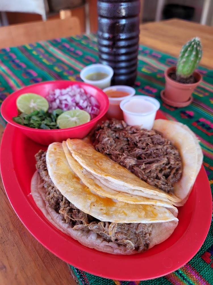 Birria y cabeza "El chiquinito"