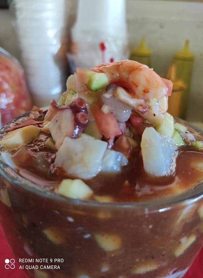 Mariscos y tacos castañeda