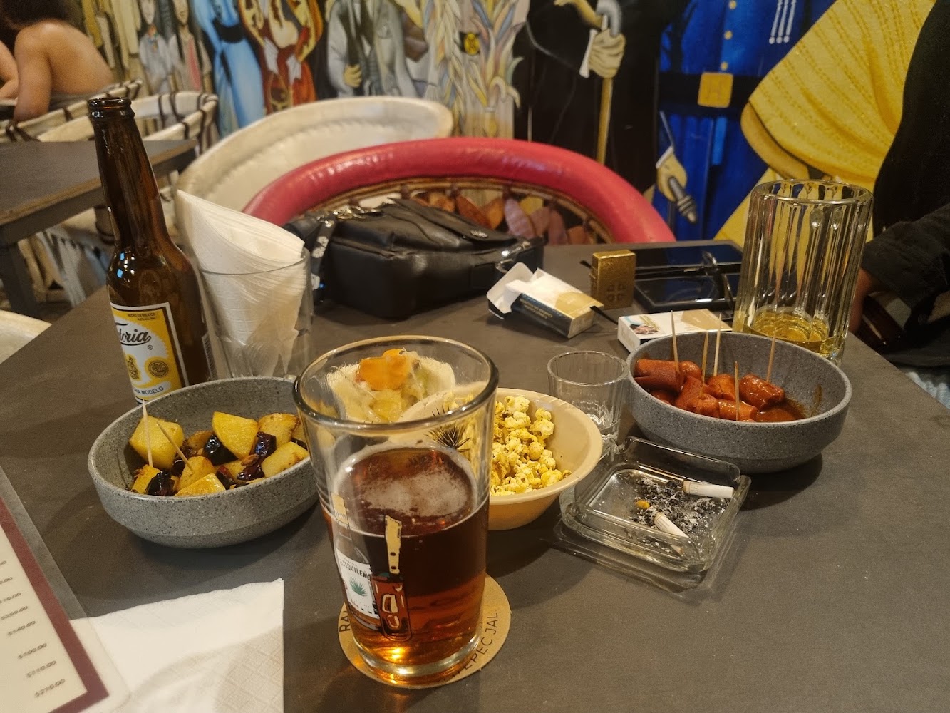 Un Mundo Raro CANTINA