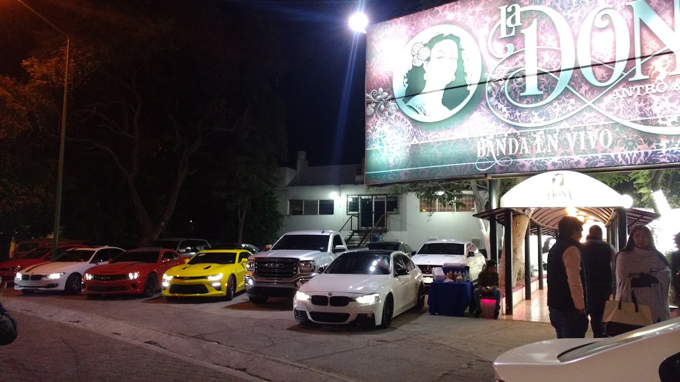 La Doña Antro & Banda