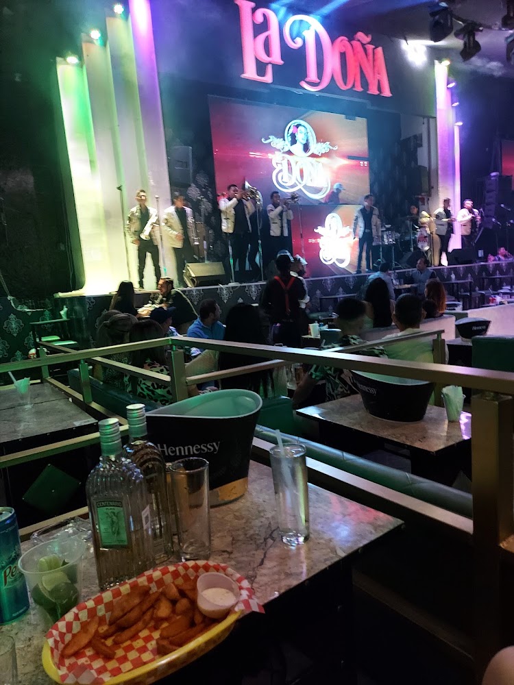 La Doña Antro & Banda