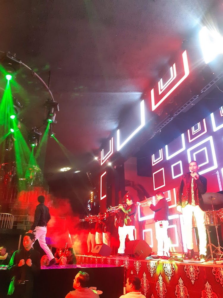 La Doña Antro & Banda