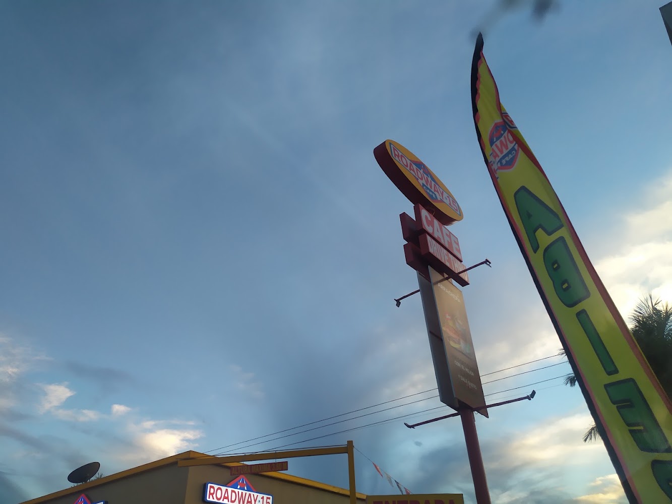 Roadway-15 Café