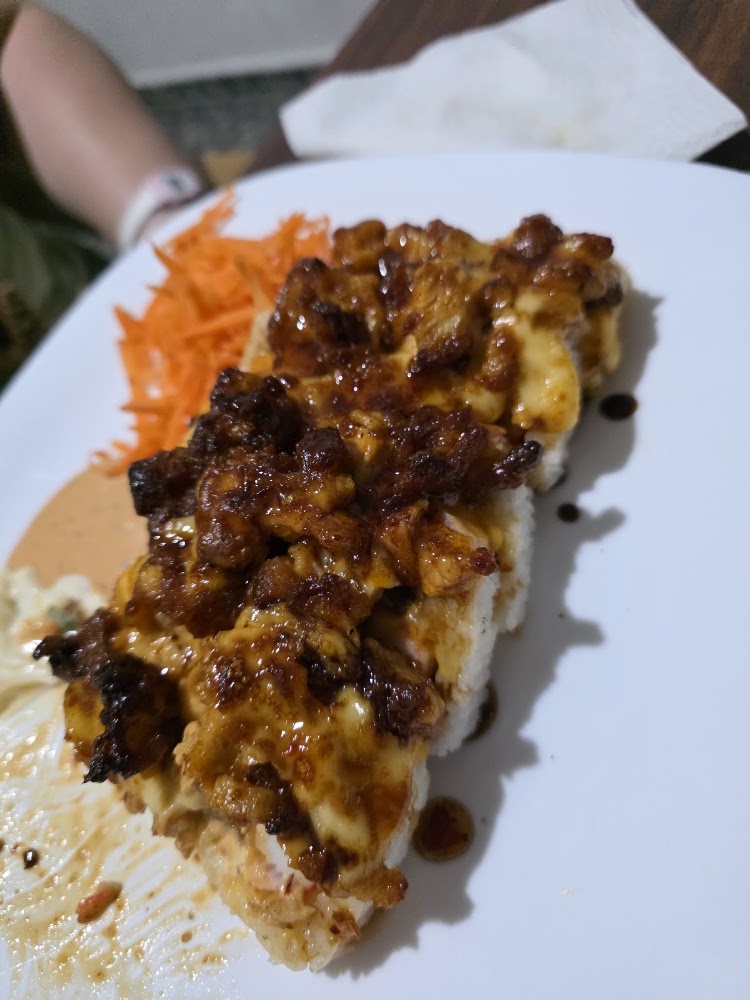 TRAGHA Culiacán · Sushi & Wings