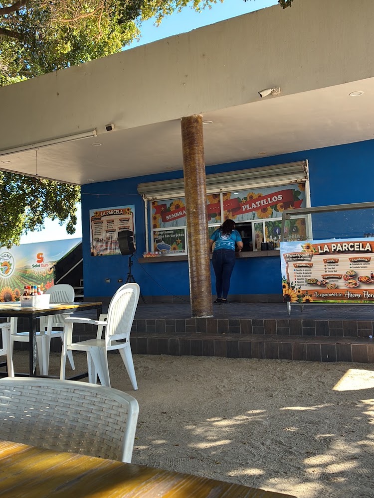 La Parcela · Mariscos & Sushis