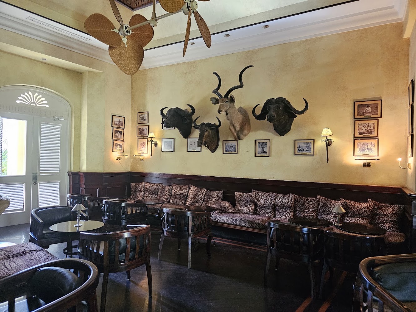 Kelly's Bar