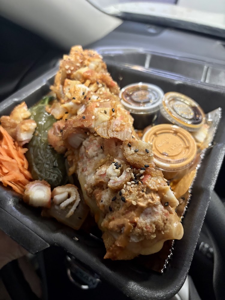 MANÁ SUSHI AND POKES