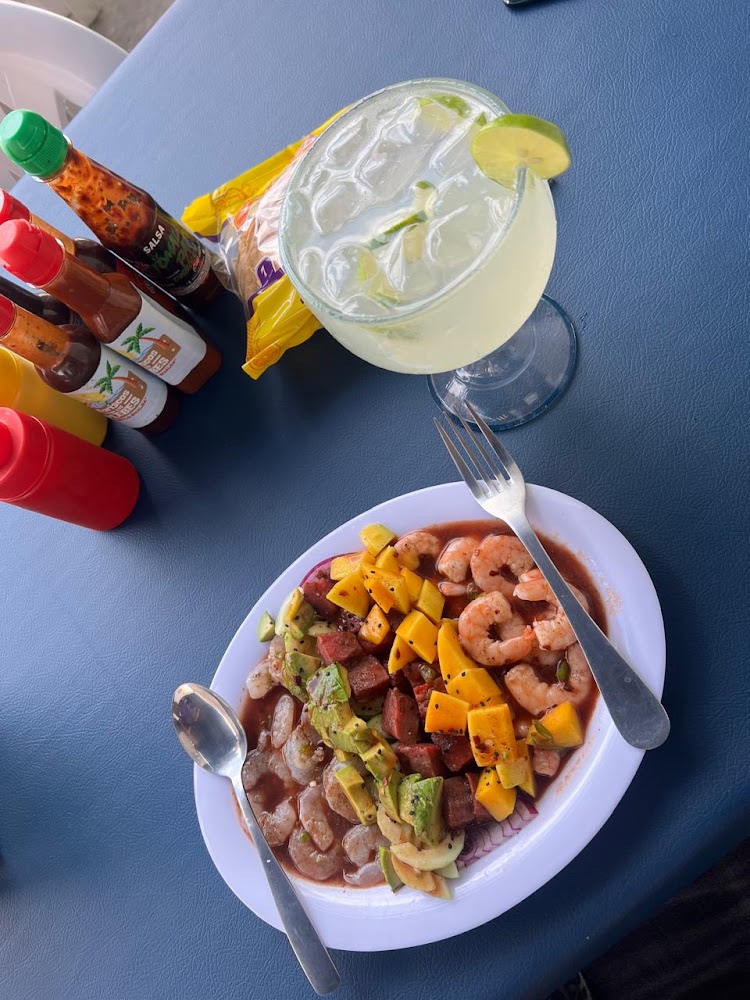 Los Plebes Tacos y Aguachiles