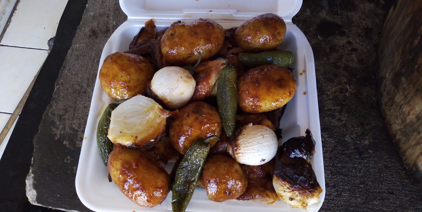 Pollos a la Leña Pollito Lindo