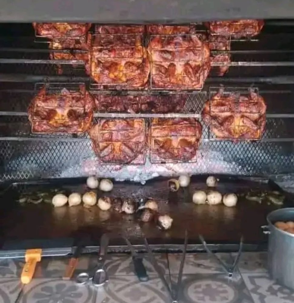 Pollos a la Leña Pollito Lindo