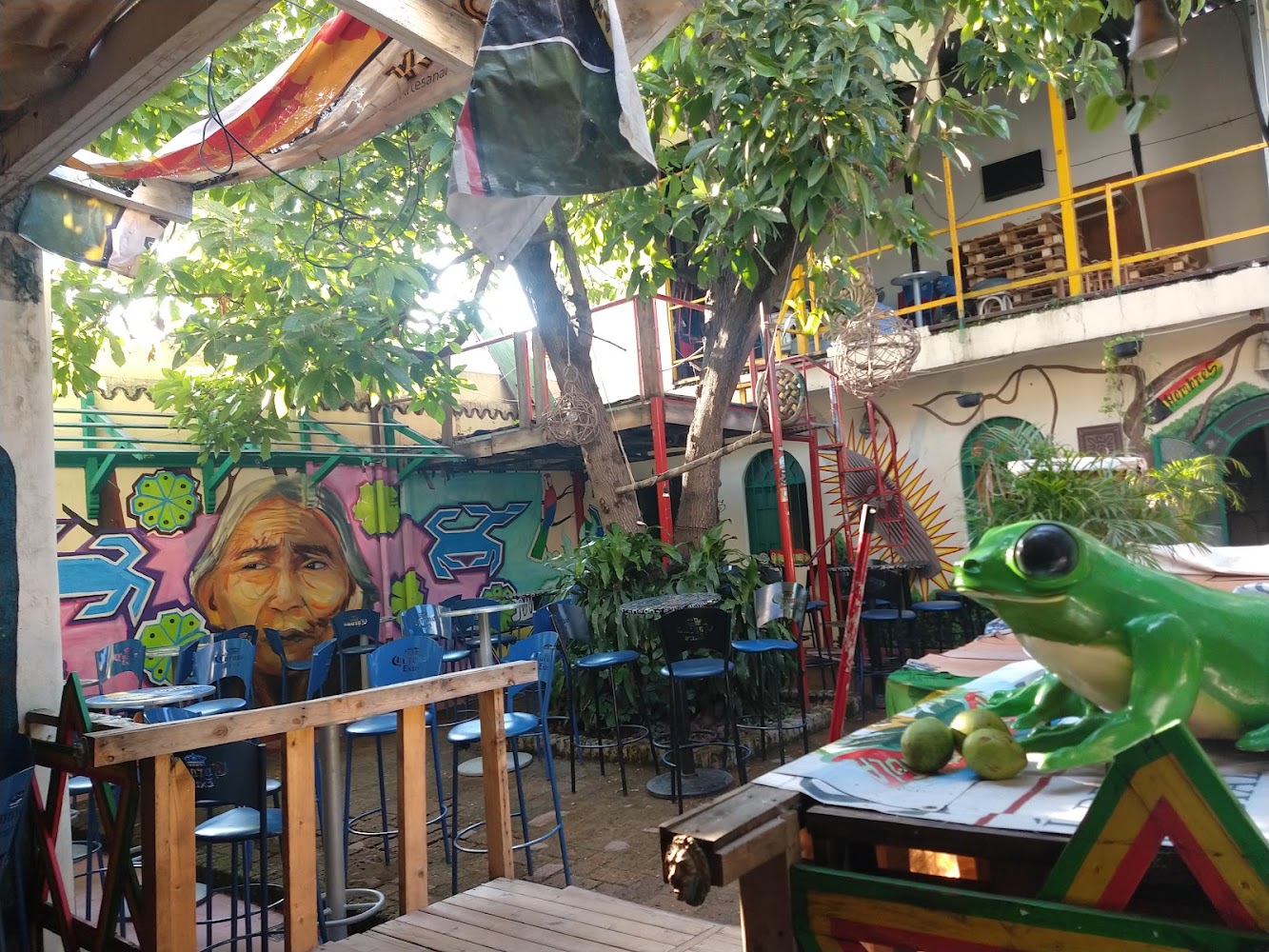 Hunga Jungla Bar