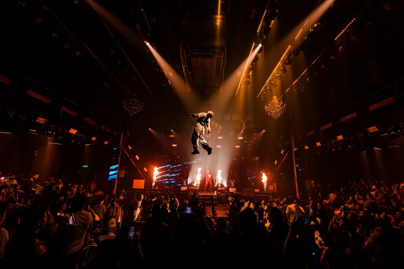 H Live Club & Show