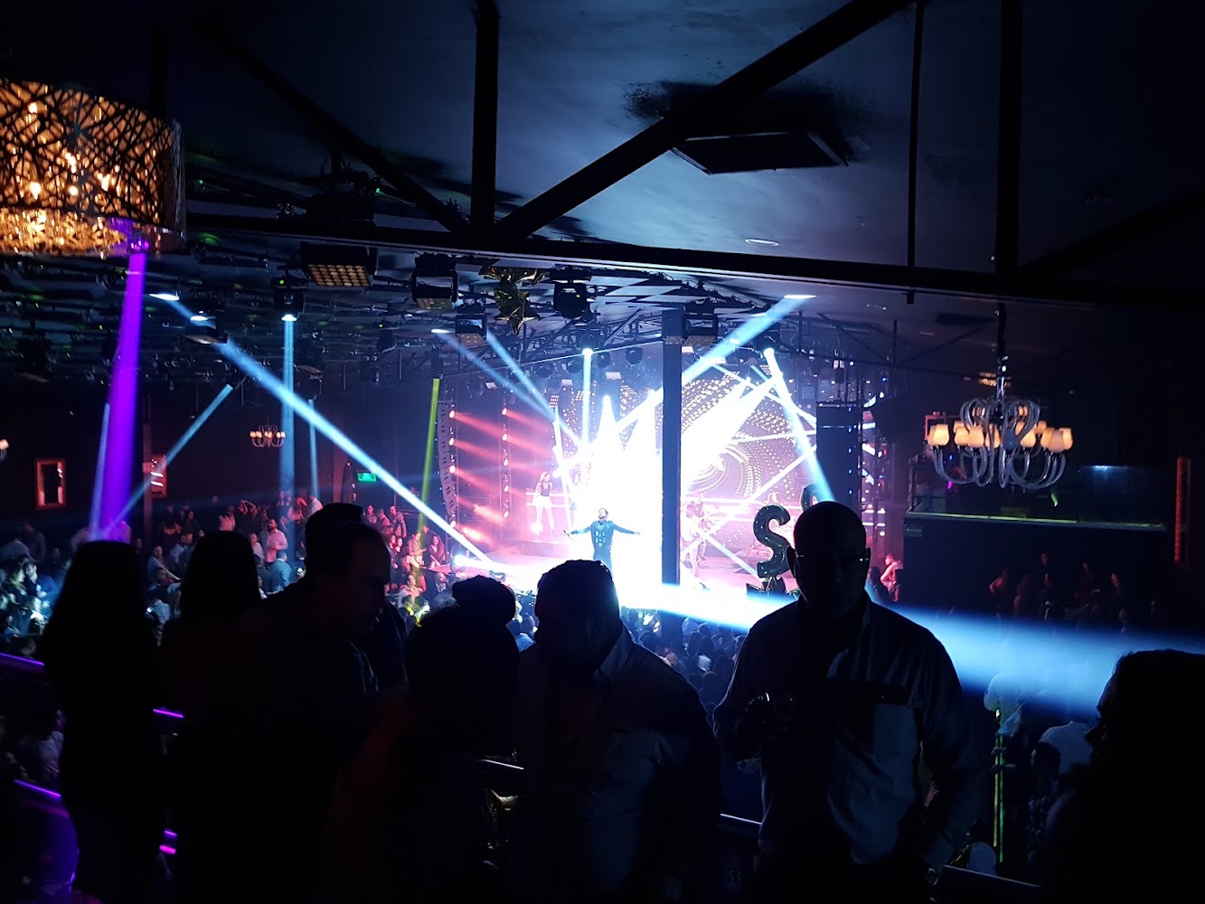 H Live Club & Show