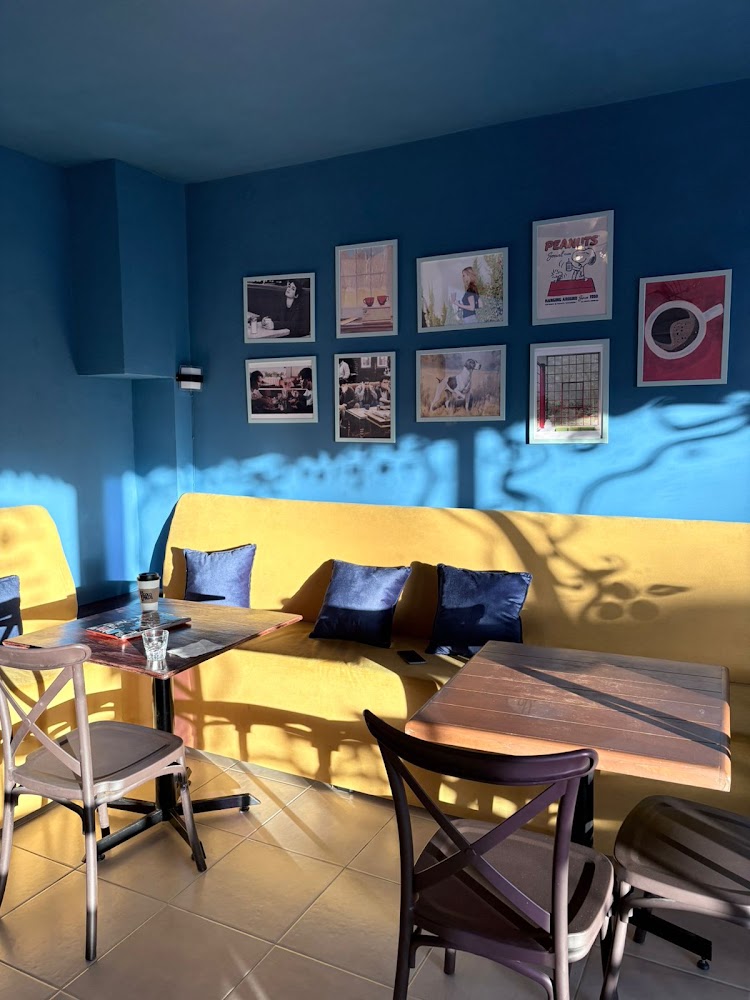 Cold Blue Café