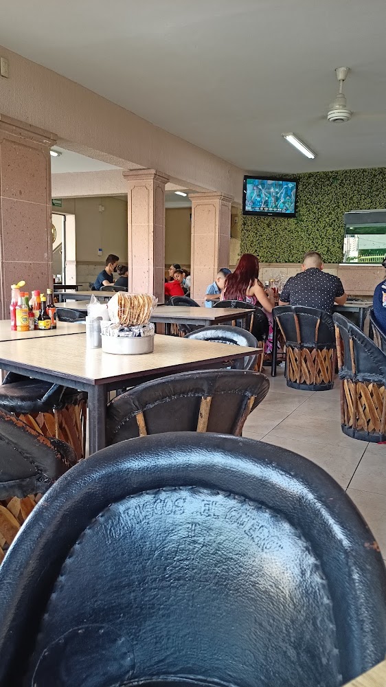 Mariscos El Güero del Boulevard
