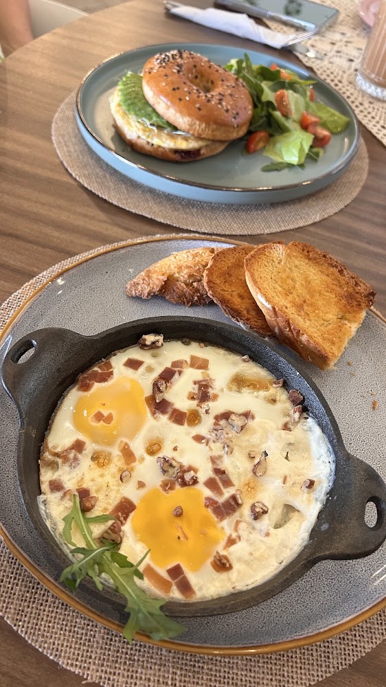 La Mesa Cocina y Cafe
