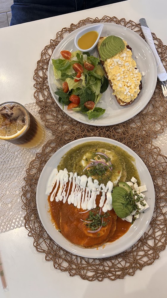 La Mesa Cocina y Cafe
