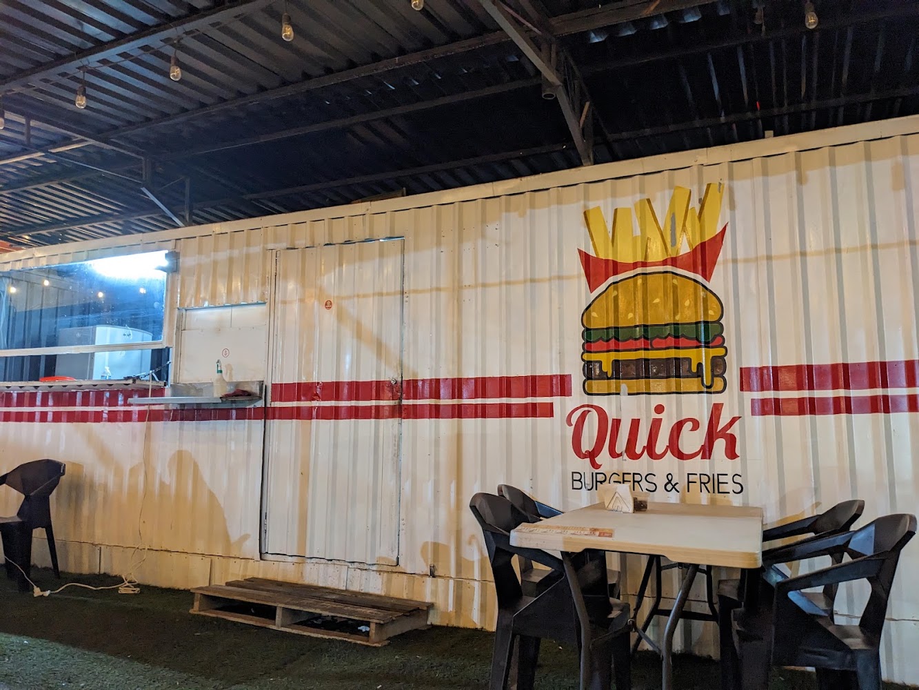 Quick burgers & fries la isla