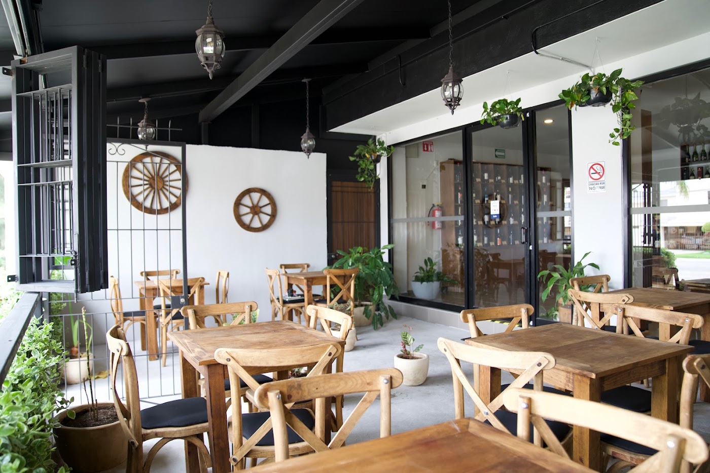 Lalli Mia Wine bar