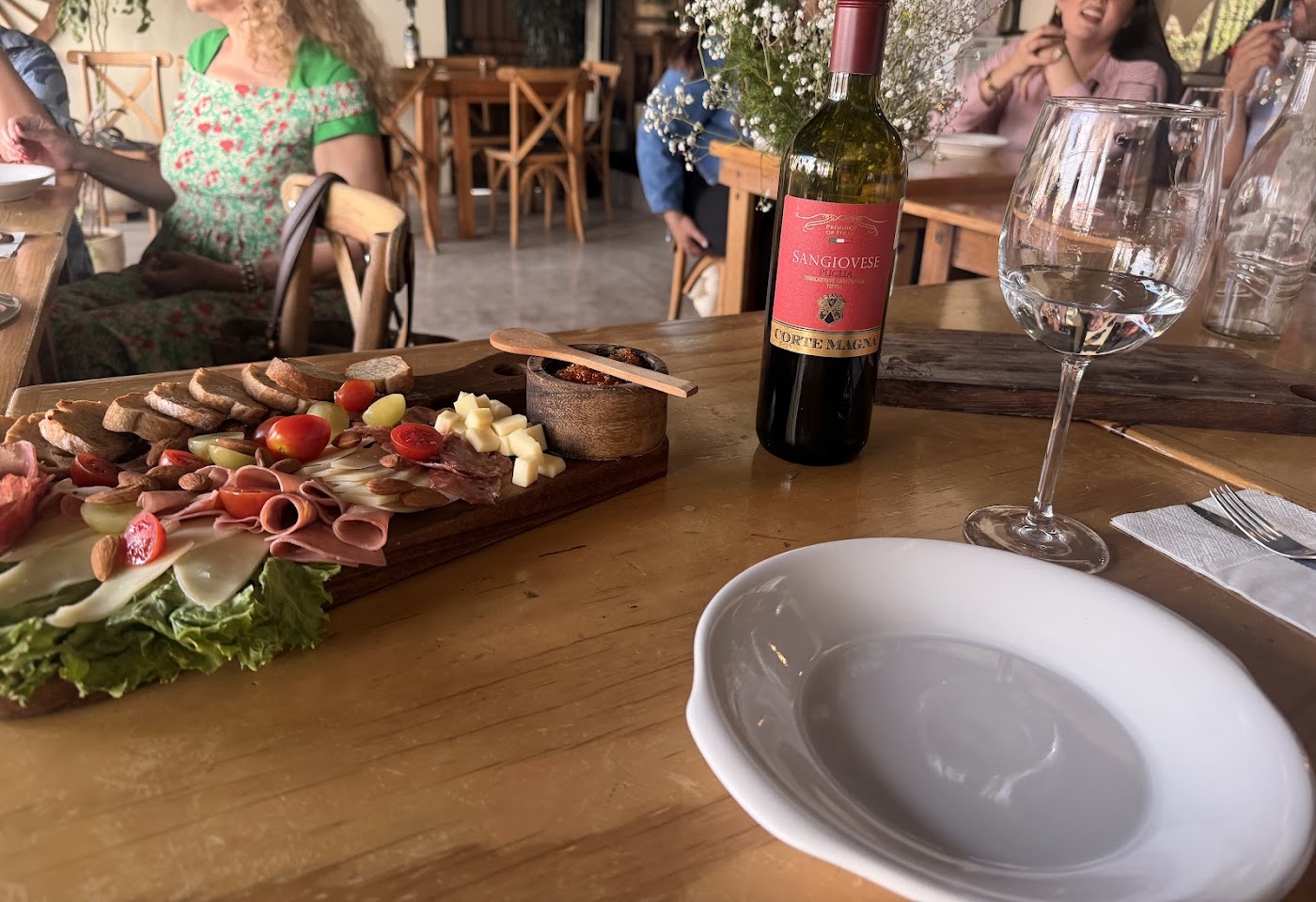 Lalli Mia Wine bar