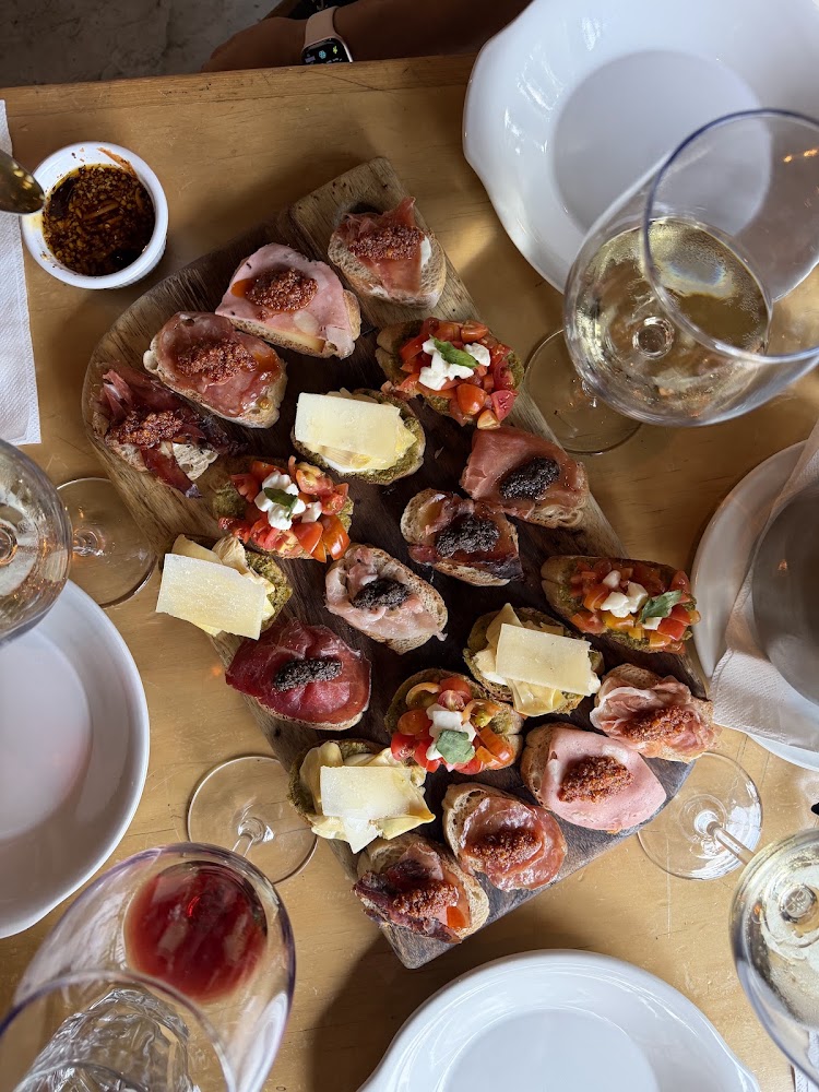 Lalli Mia Wine bar