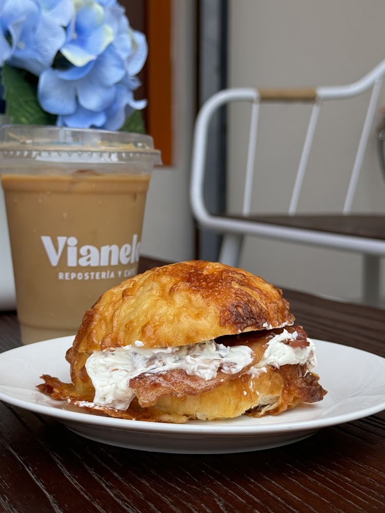 Vianelo Repostería y Café