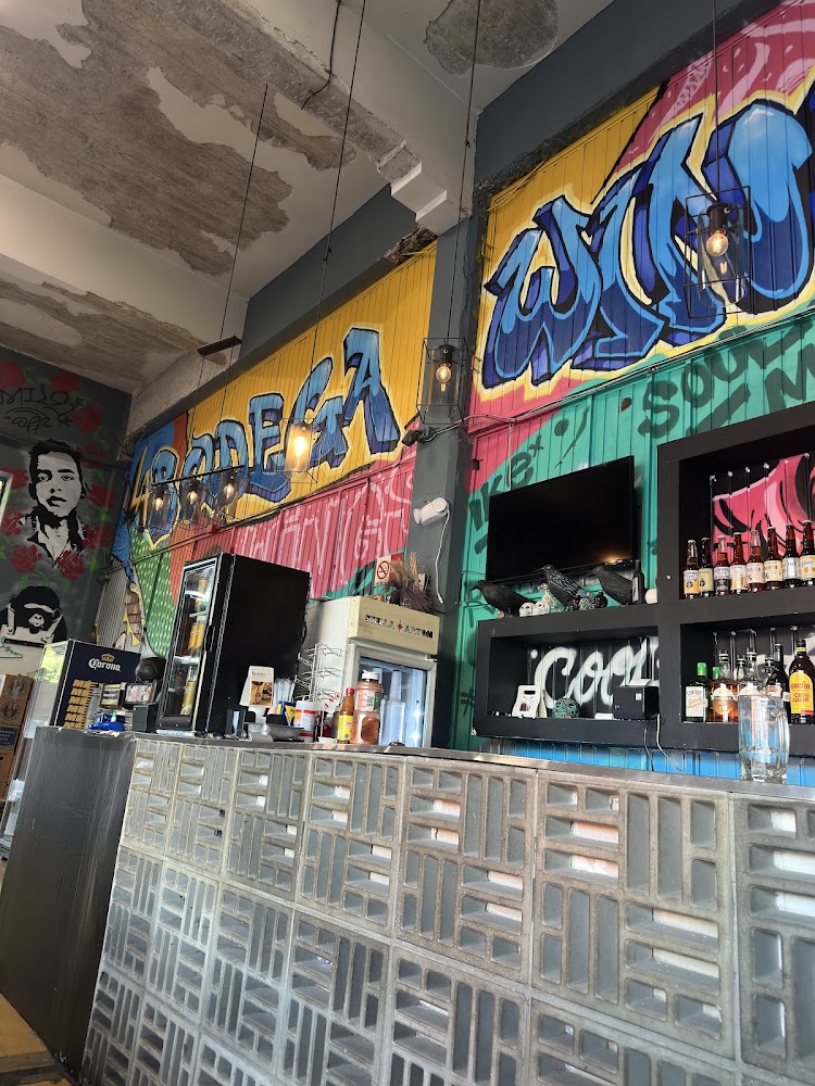 La Bodega Wings & Beer