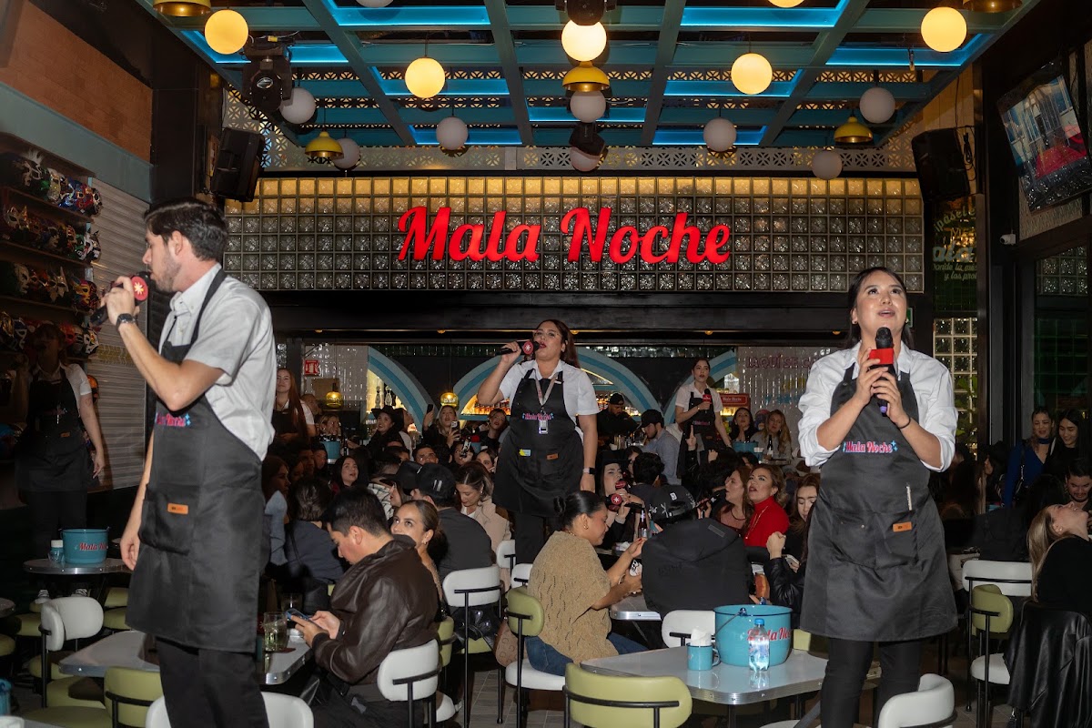 MALA NOCHE