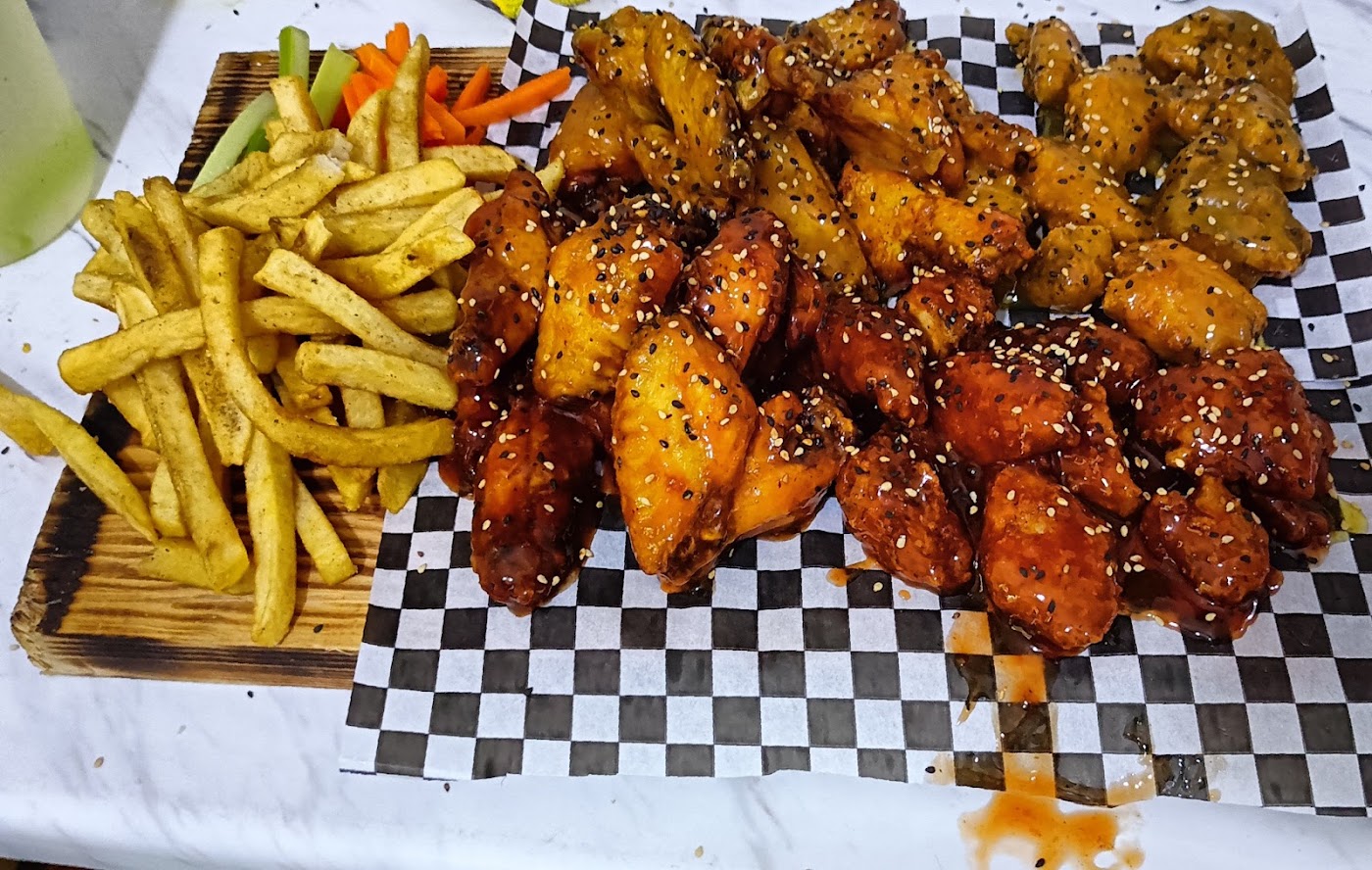 La Pizzería Kitchen & Wings