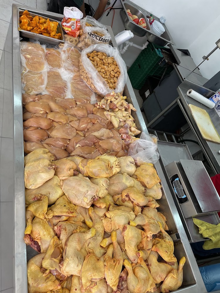 Pollos Río Cañas