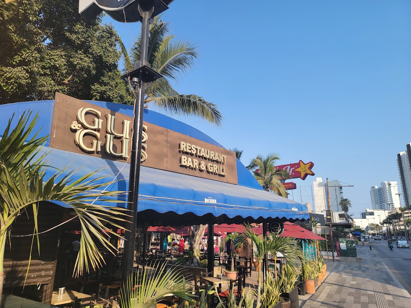 Gus & Gus Restaurant Bar & Grill