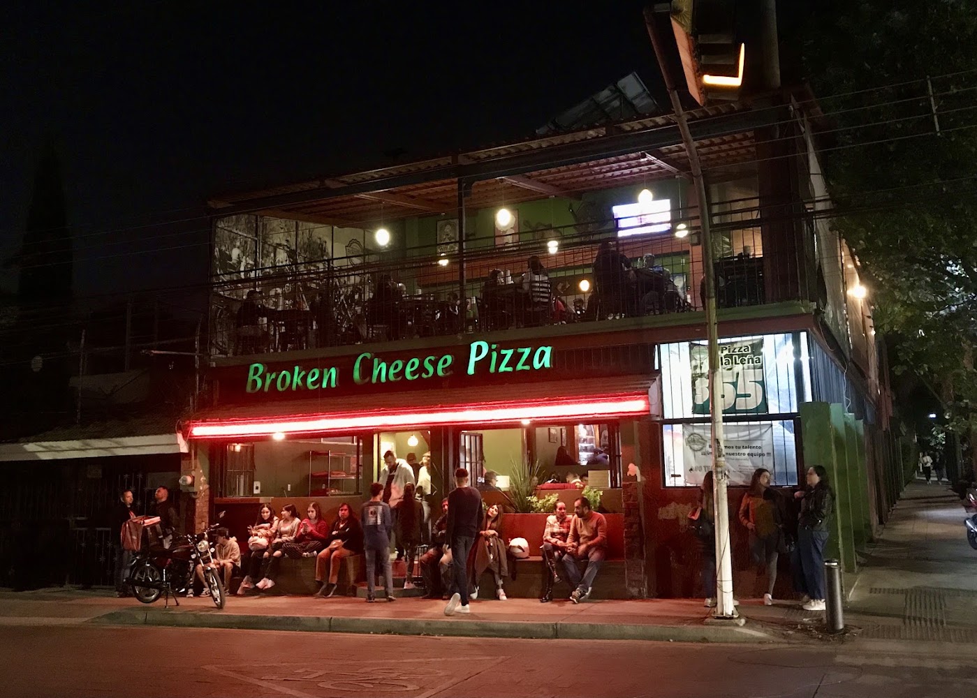 Broken Cheese Pizza San Jorge