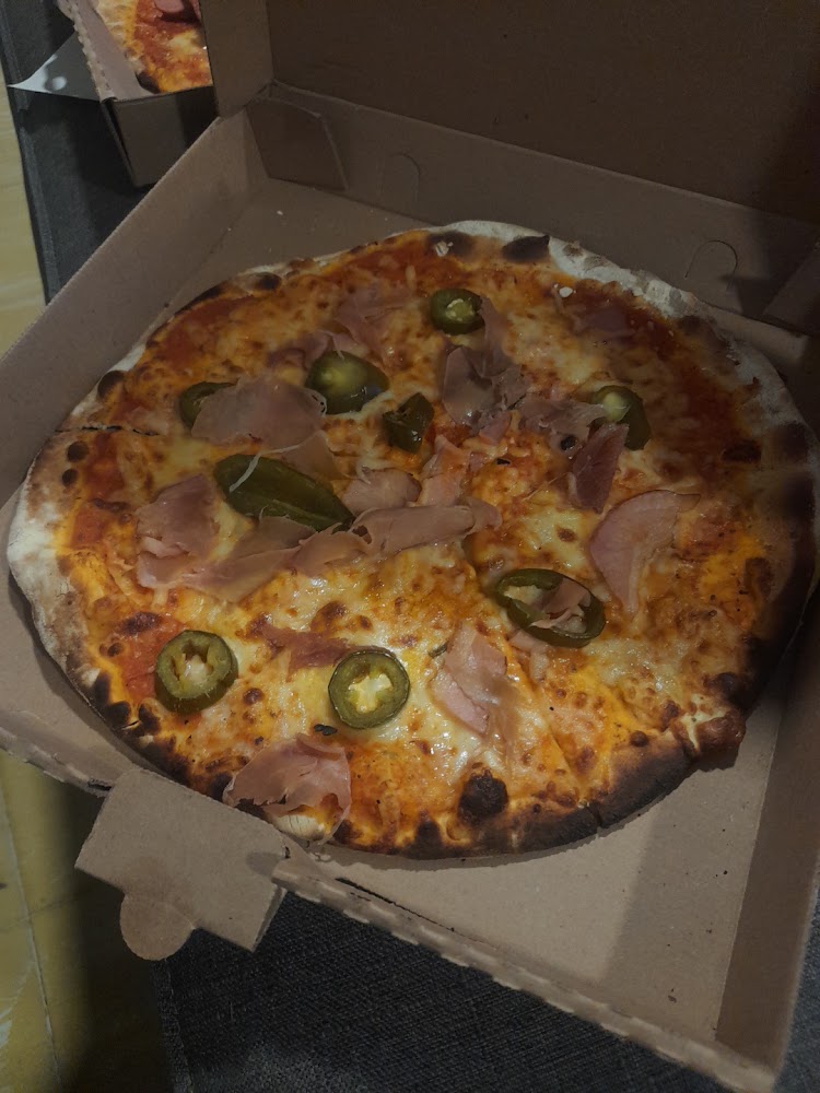 Broken Cheese Pizza San Jorge