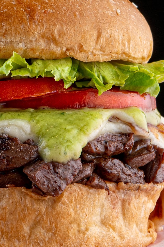 Bruno’s Burgers & Pizza Clouthier