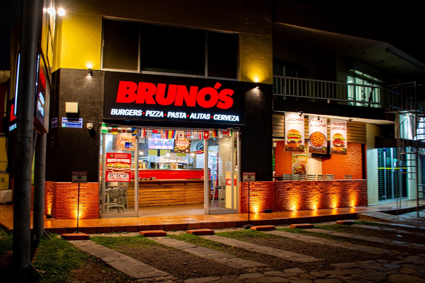 Bruno’s Burgers & Pizza Clouthier