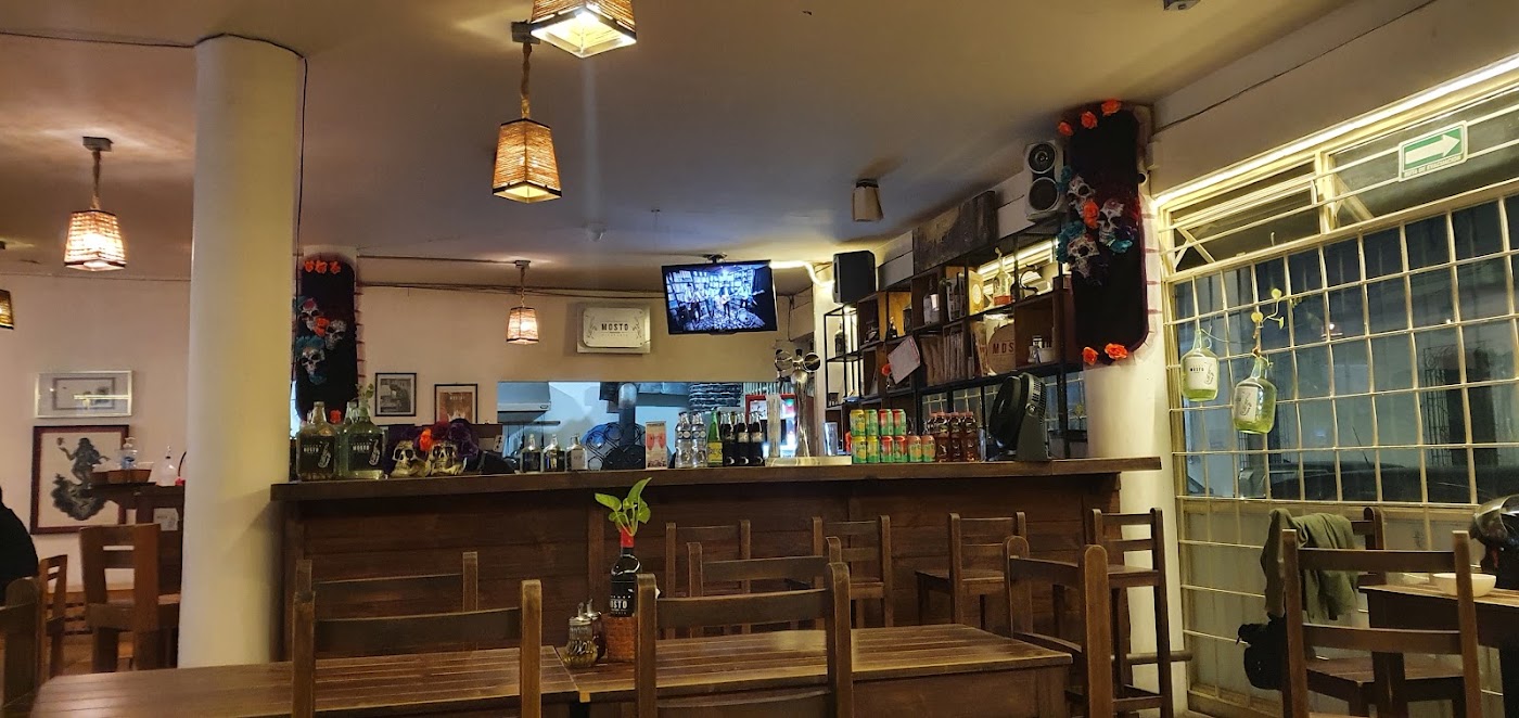 MOSTO PIZZTERÍA