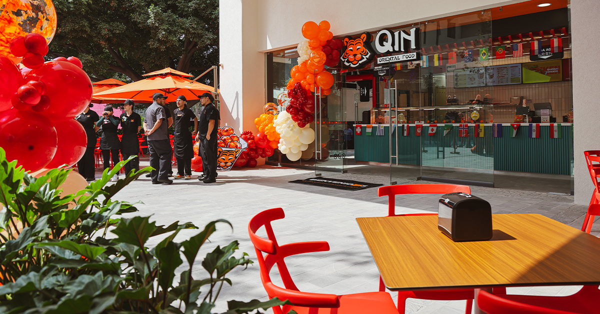 Qin Oriental Food Patio Central