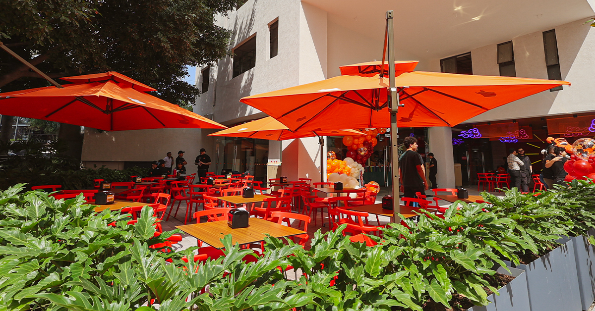 Qin Oriental Food Patio Central