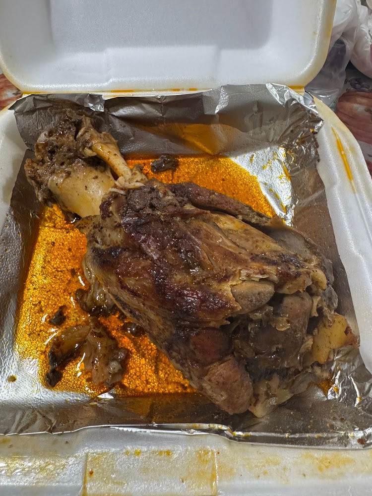 FUEGO & ADOBO Costillas y Chamorros