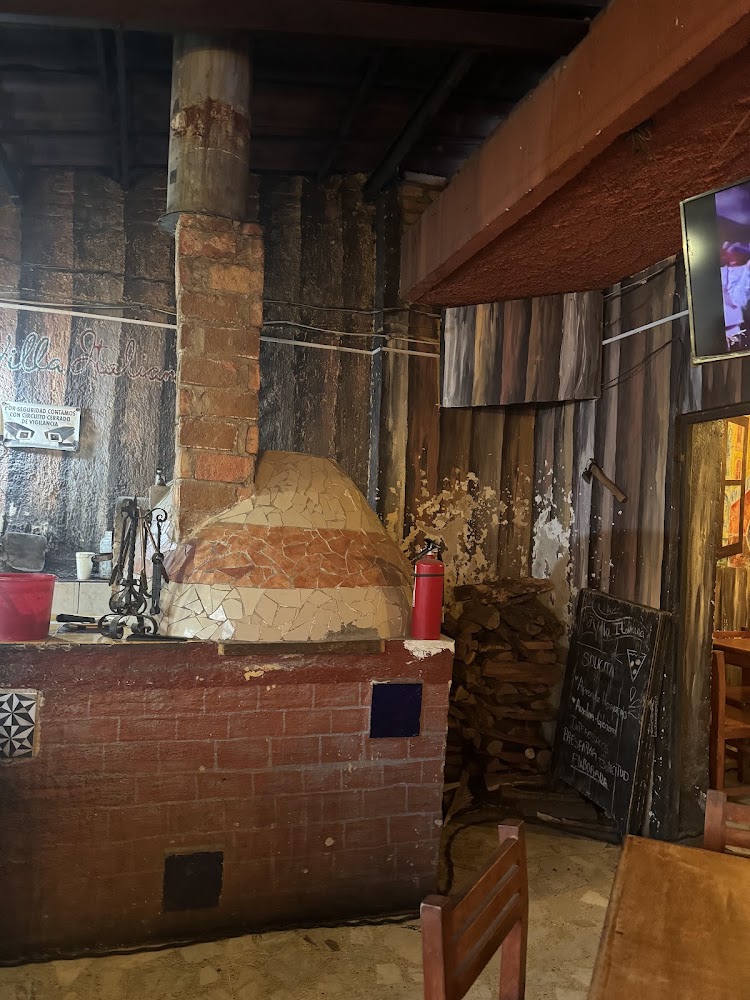 Villa Italiana, Pizza a la leña