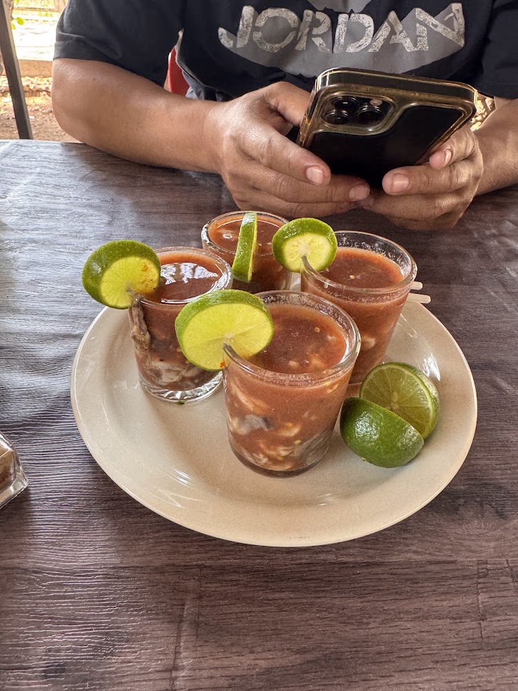 Mariscos Los Zurdos