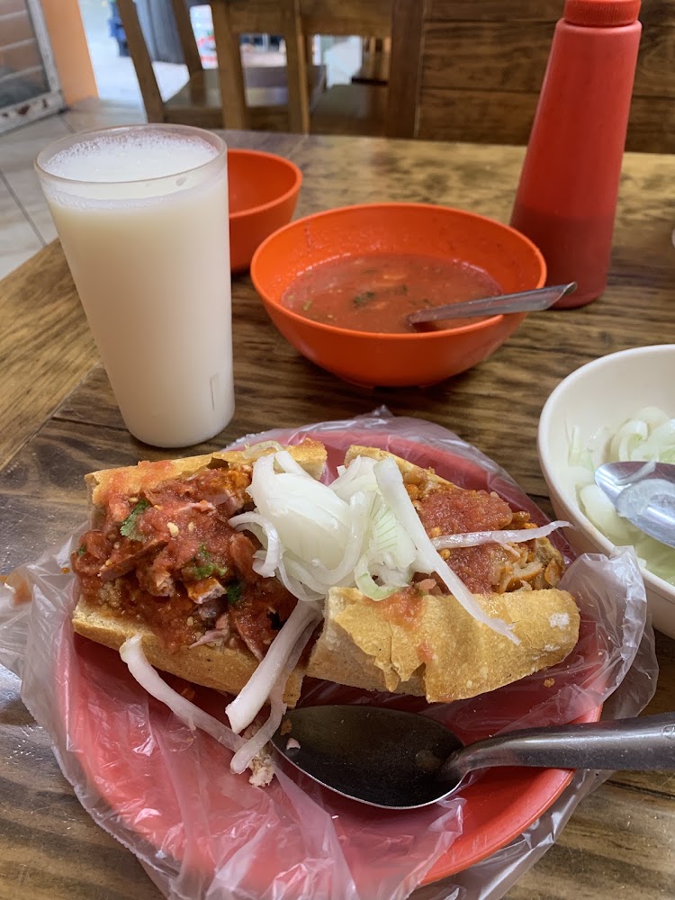 Tortas y Tacos Los Güeros