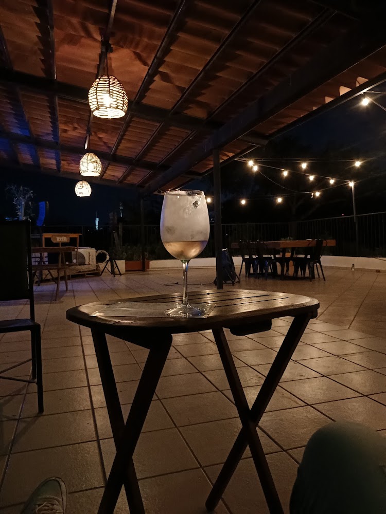 Teeca Rooftop ( Arte · café · Vino · Gastronomía )