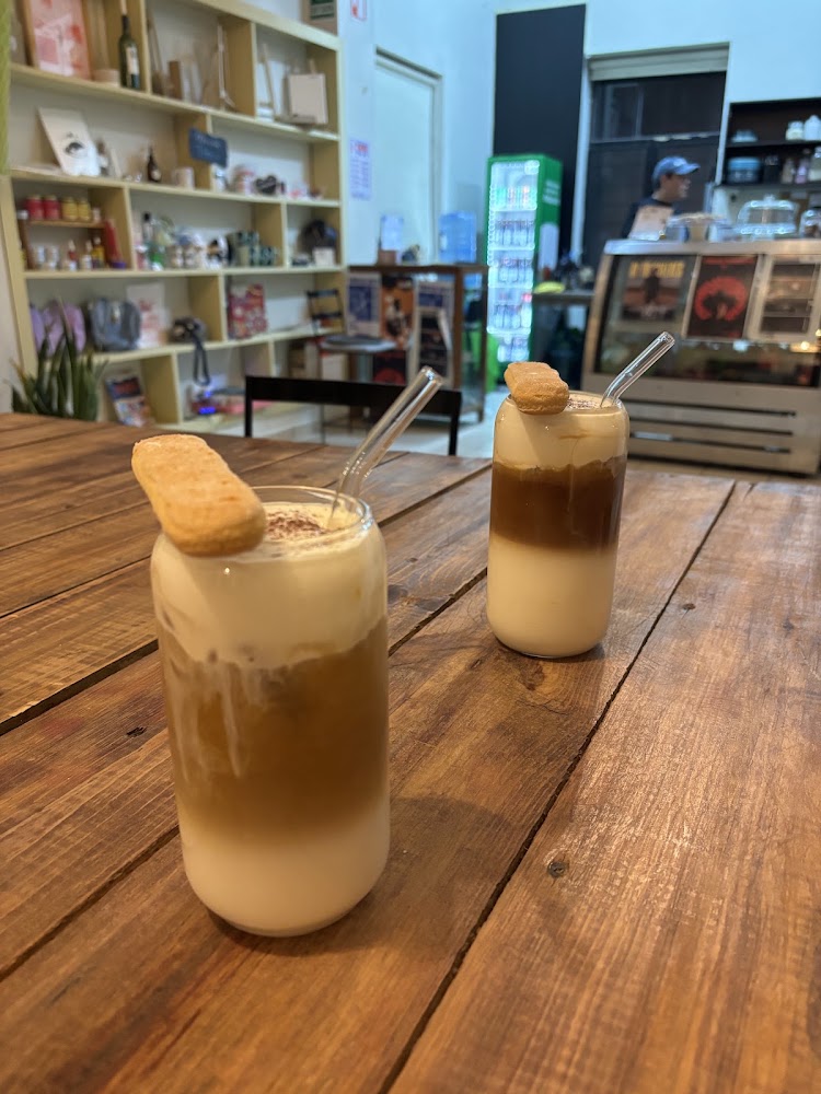 Teeca Rooftop ( Arte · café · Vino · Gastronomía )