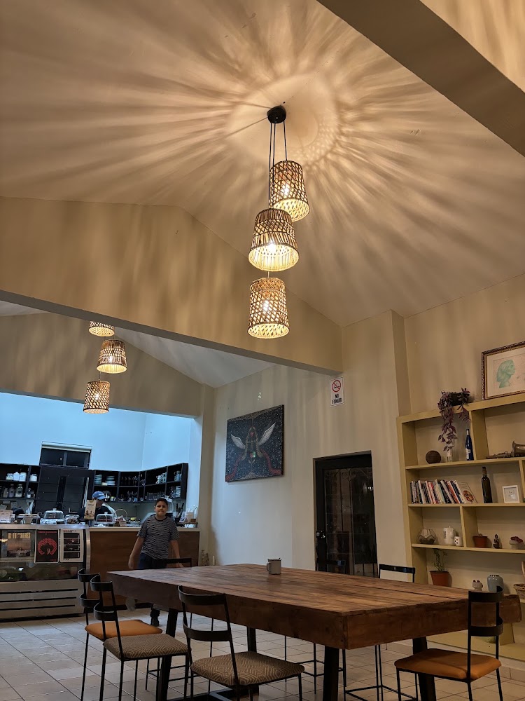 Teeca Rooftop ( Arte · café · Vino · Gastronomía )